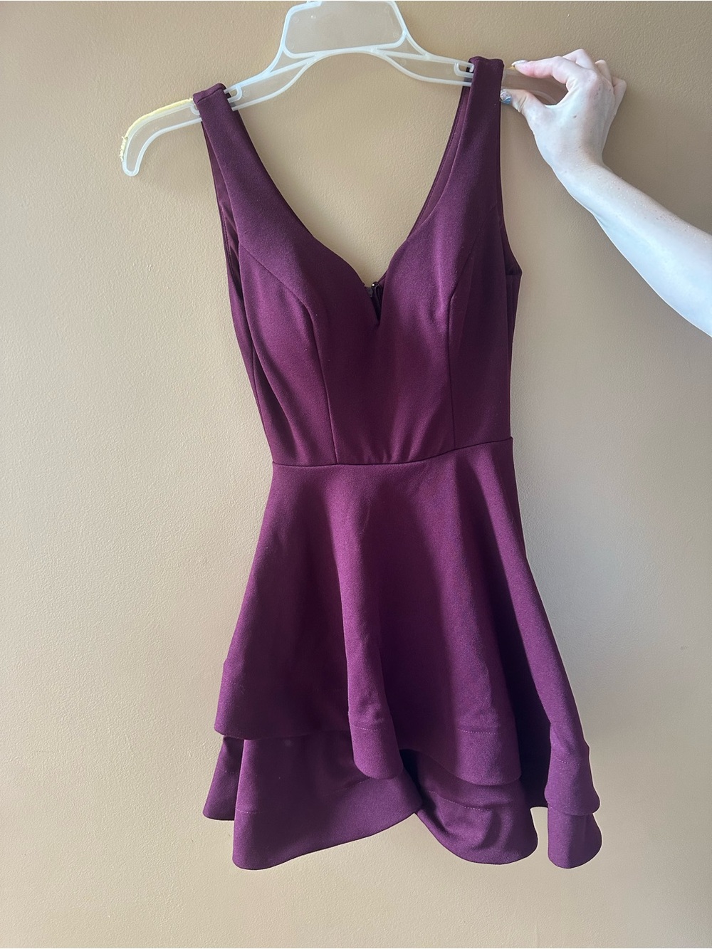 Women's Sleeveless V-Neck Tiered Skater Dress - Burgundy